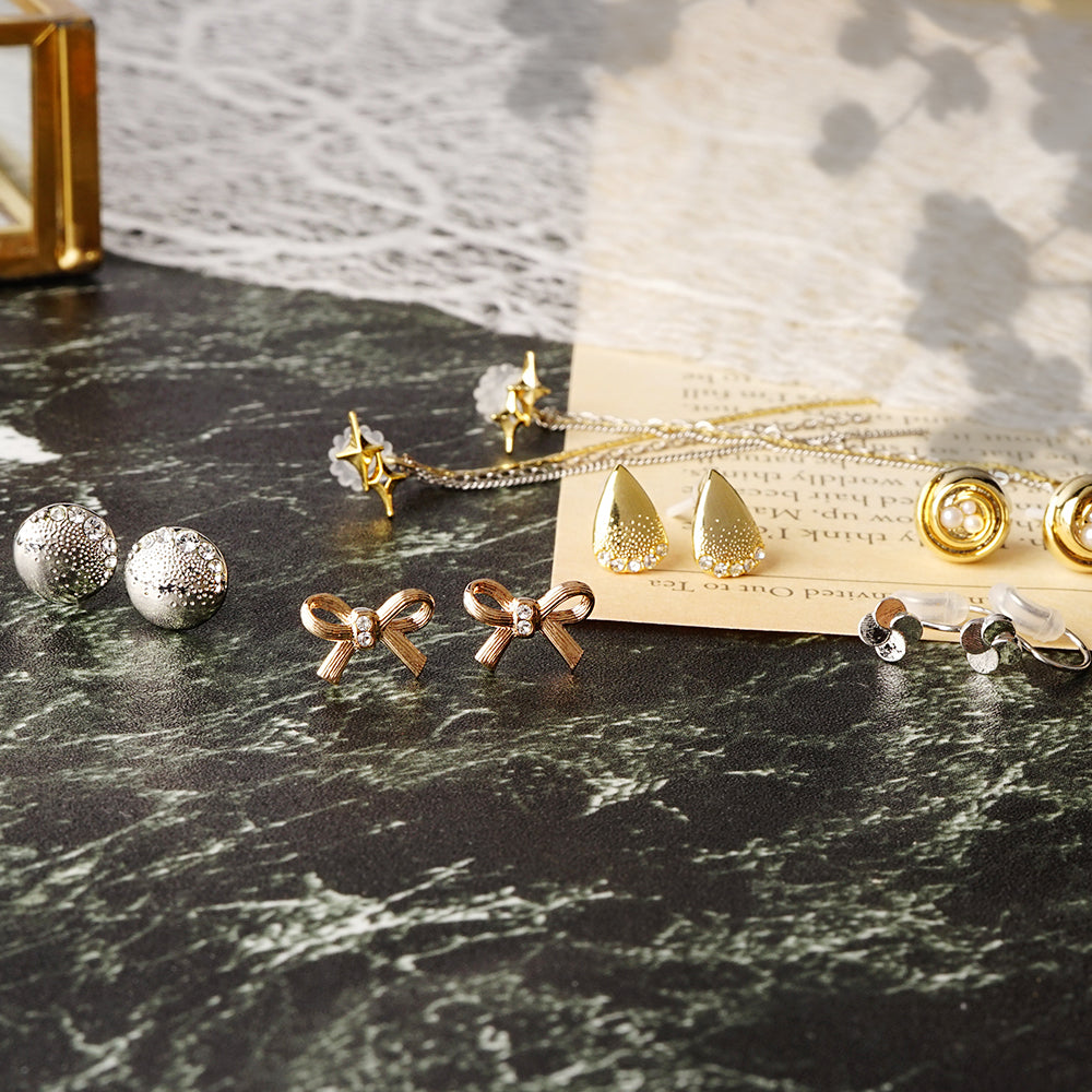 プチフラワー セラミックポストピアス