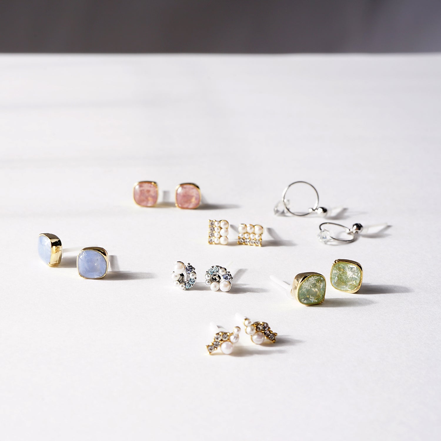 【NEW】プチパール×ビジュー サークル セラミックポストピアス