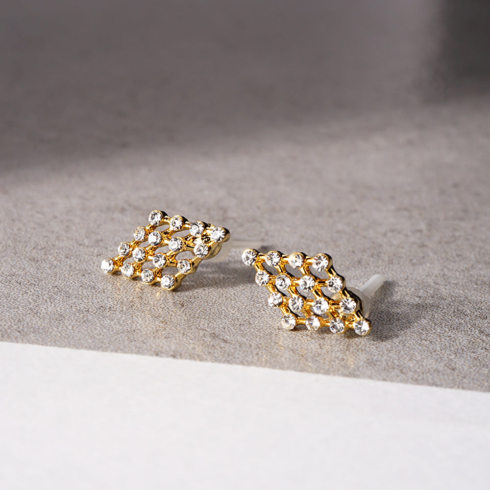 【NEW】ビジューシリーズ ダイヤ セラミックポストピアス