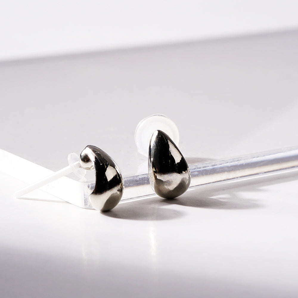 【NEW】【 金属アレルギー対応 】メタルシリーズ ティアドロップ セラミックポストピアス