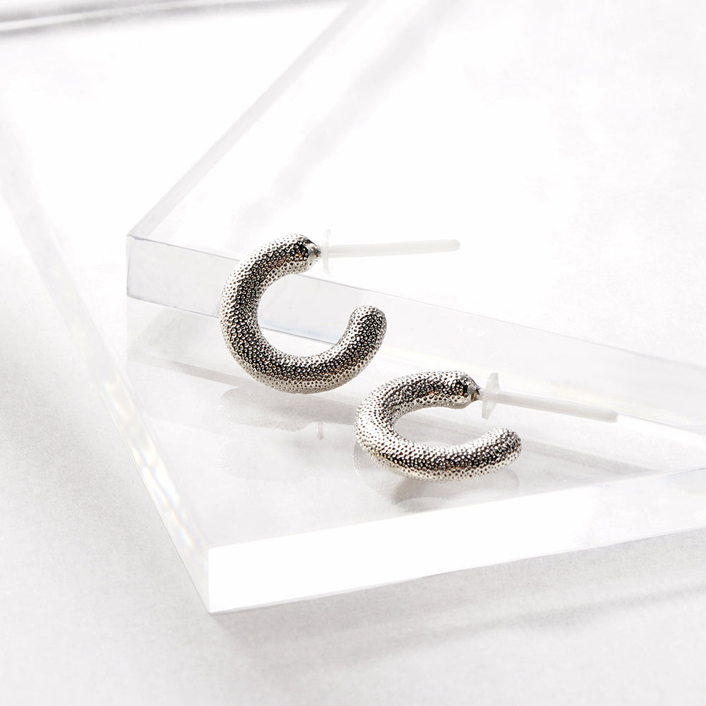 【 金属アレルギー対応 】メタルシリーズ デザインフープ セラミックポストピアス