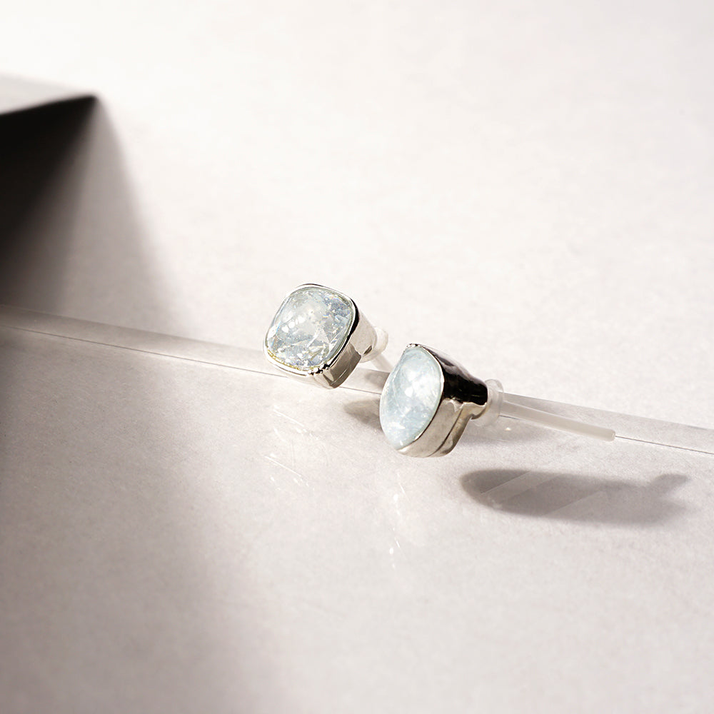 【 金属アレルギー対応 】カラーキュービックジルコニア セラミックポストピアス