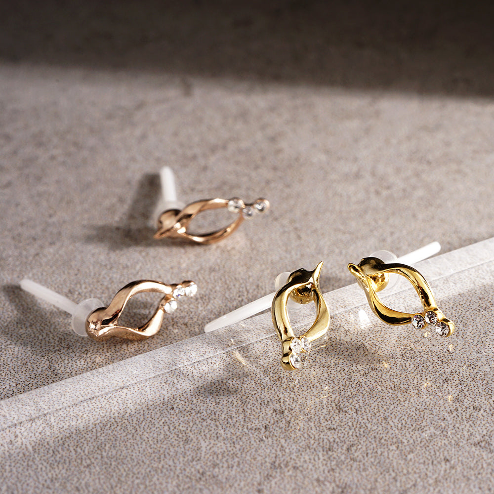 【 金属アレルギー対応 】3粒ビジュー セラミックポストピアス