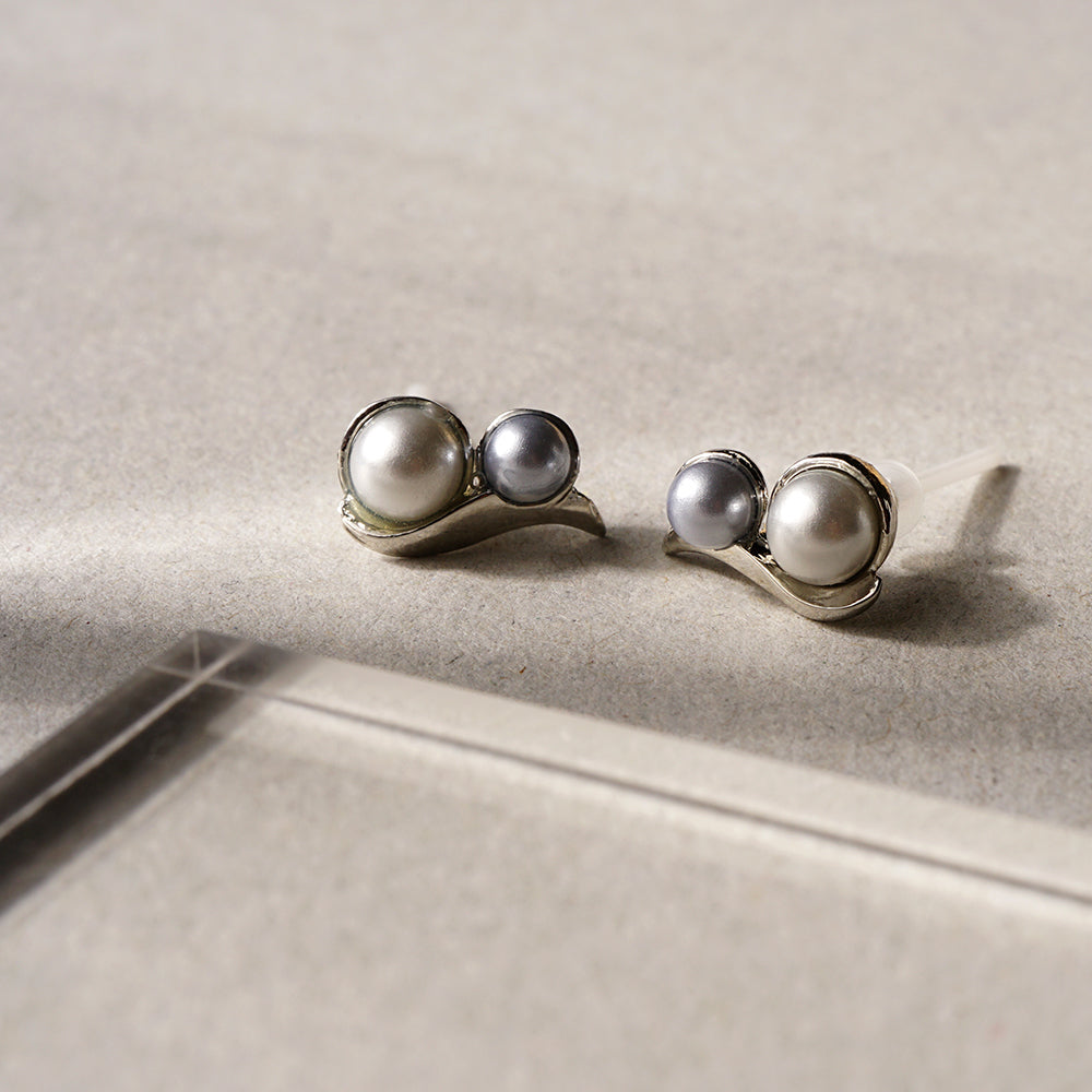 【NEW】【 金属アレルギー対応 】 2粒カラーパール セラミックポストピアス