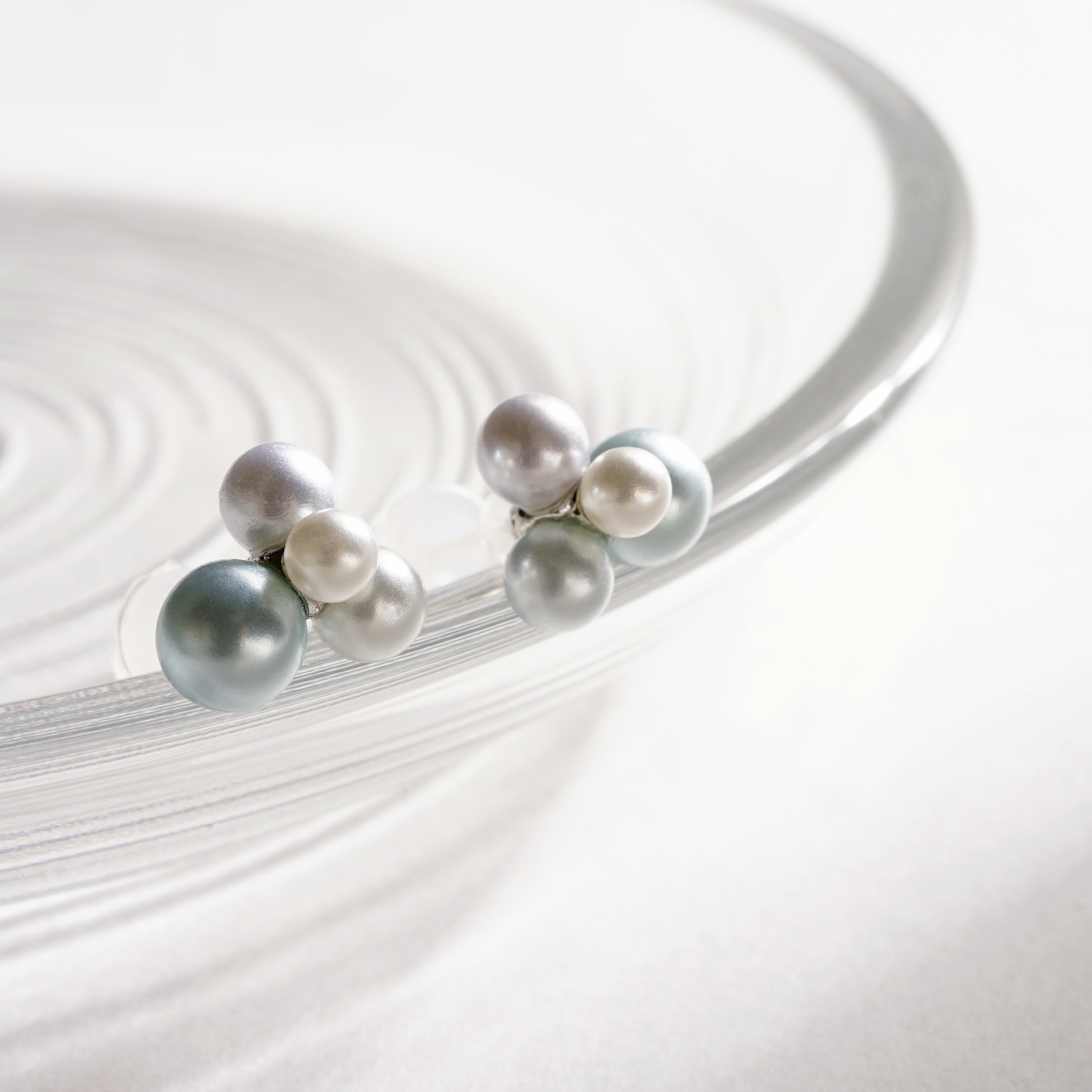 【NEW】【 金属アレルギー対応 】4粒カラーパール セラミックポストピアス