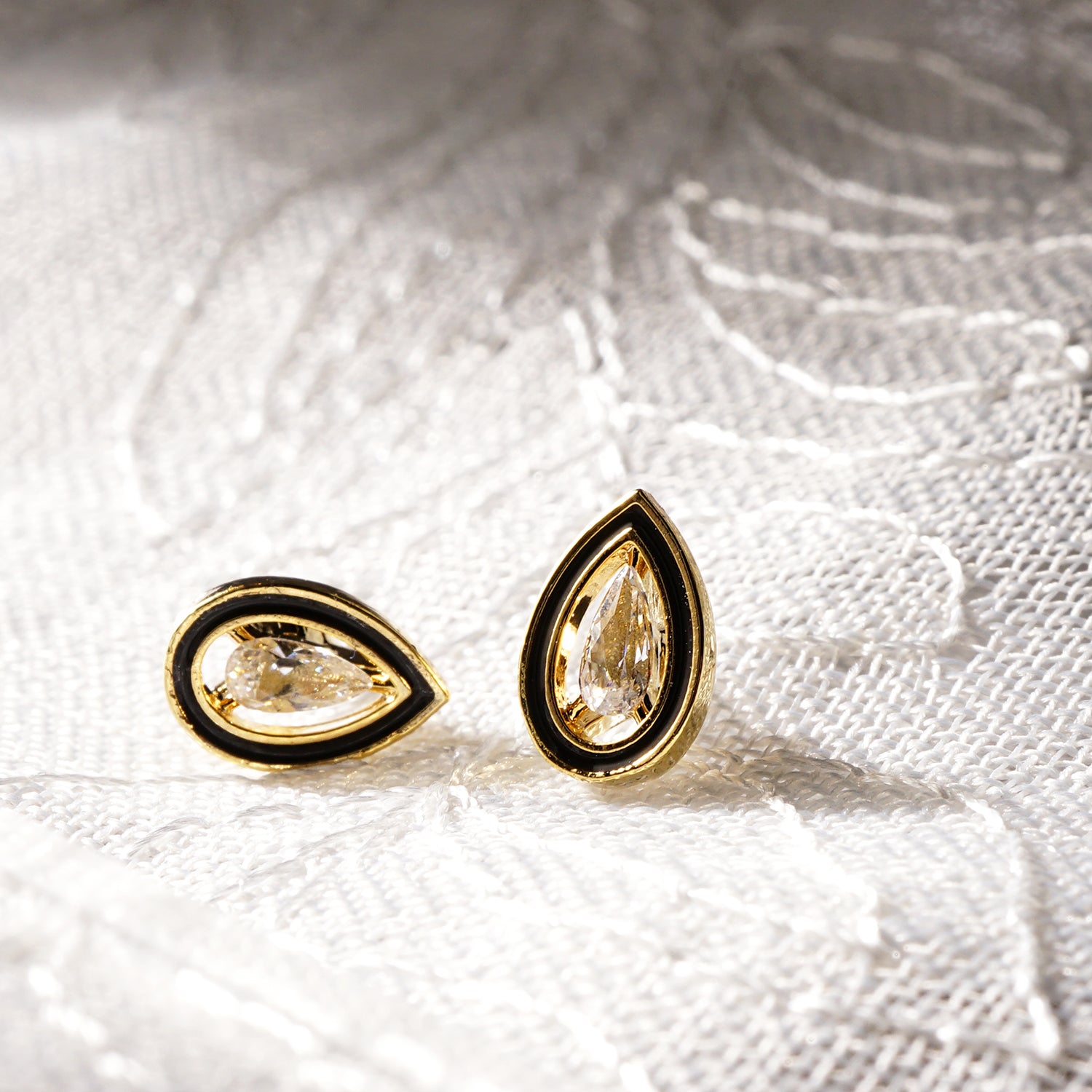 【NEW】【 金属アレルギー対応 】 カラーエポ×キュービックジルコニアシリーズ ティアドロップセラミックポストピアス