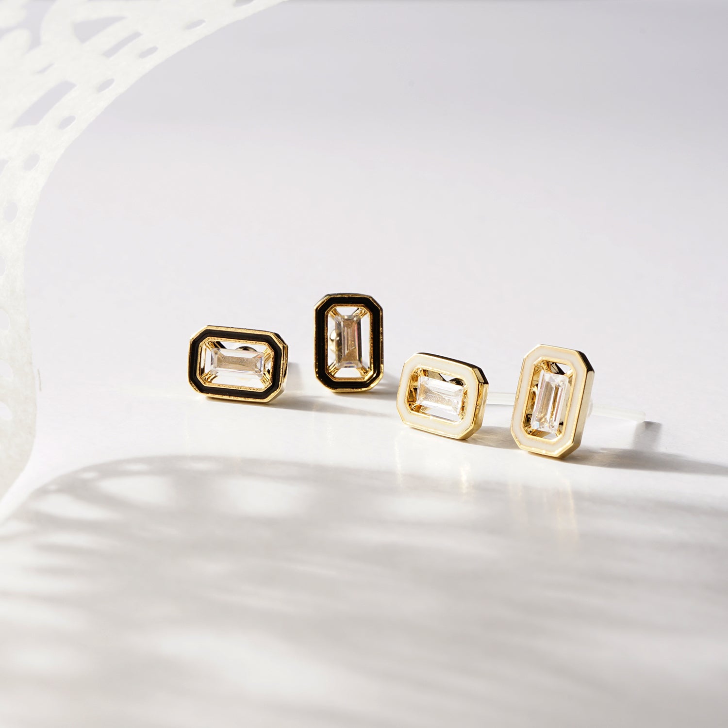 【NEW】【 金属アレルギー対応 】 カラーエポ×キュービックジルコニアシリーズ ラウンドセラミックポストピアス