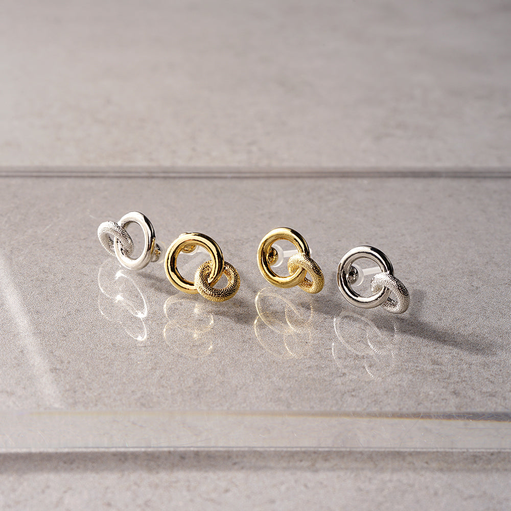 金属アレルギー対応 梨地 ダブルリング セラミックピアス | itam 金属アレルギー対応アクセサリー
