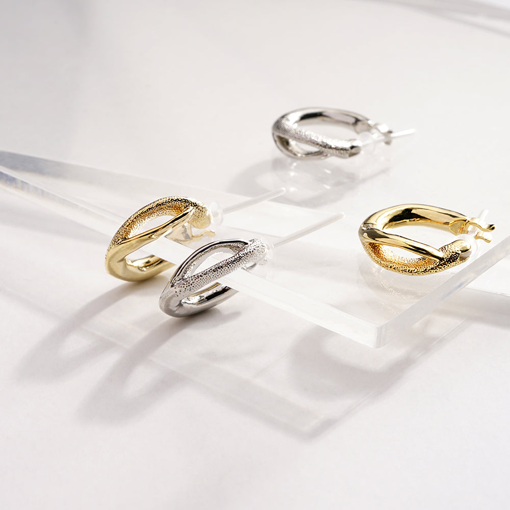 【NEW】【 金属アレルギー対応 】メタル クロッシングフープ セラミックポストピアス