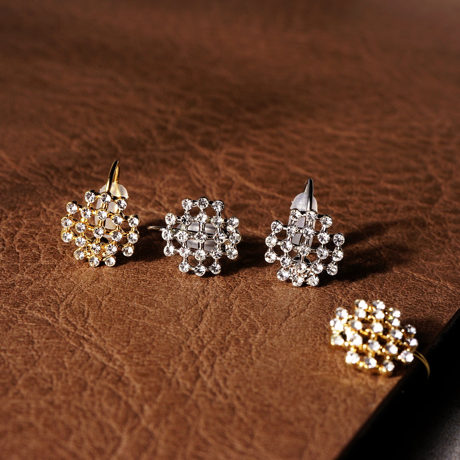 【NEW】ビジューシリーズ ラウンド ノンホールピアス