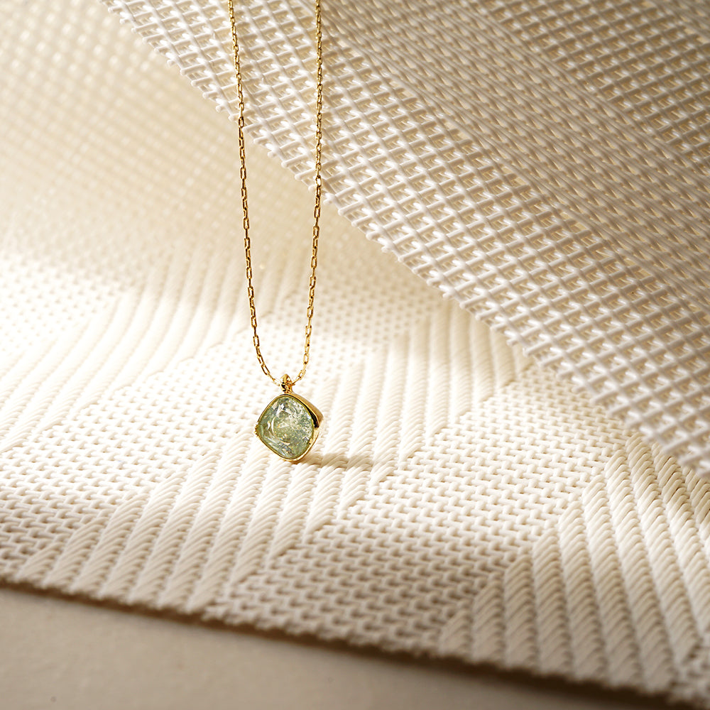 カラーキュービックジルコニア ネックレス