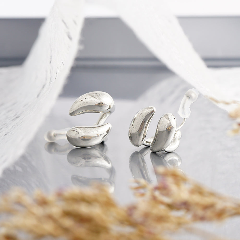 ティアドロップ ツインノンホールピアス