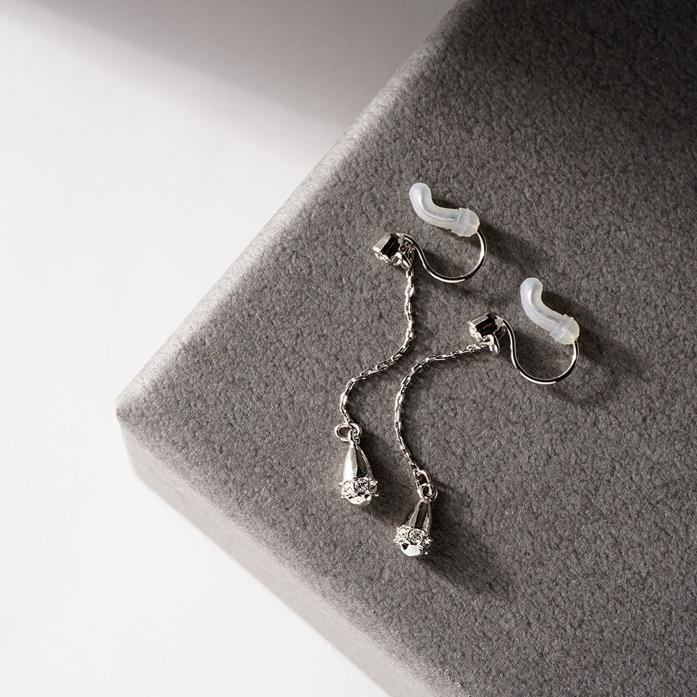 【9/17再入荷】クリスタルガラス チェーンタイプ ノンホールピアス