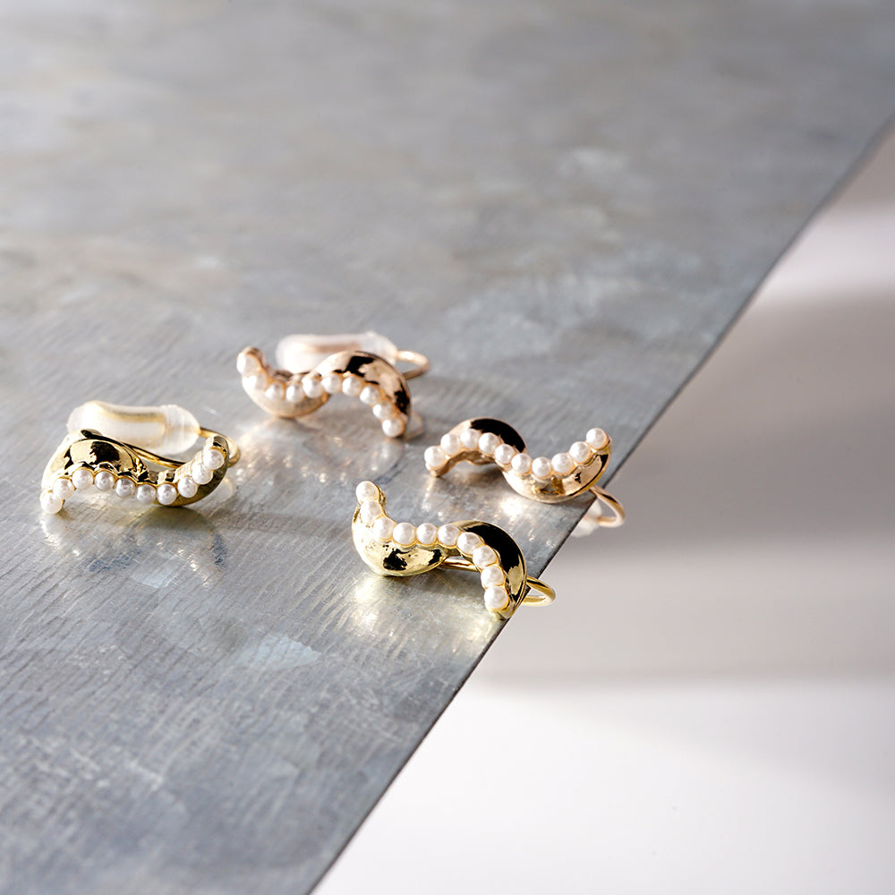 【9/8再入荷】メタル×プチパール ウェーブ ノンホールピアス