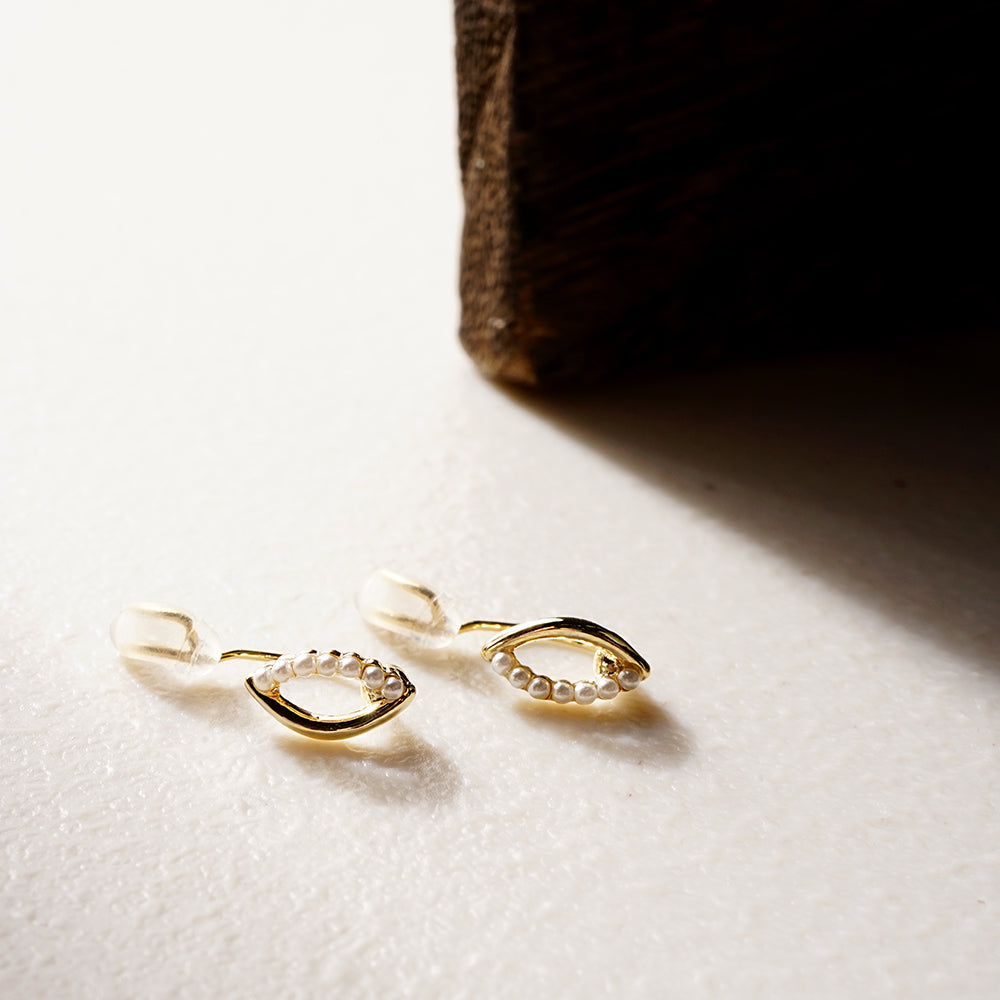 【9/8再入荷】メタル×プチパール リーフノンホールピアス