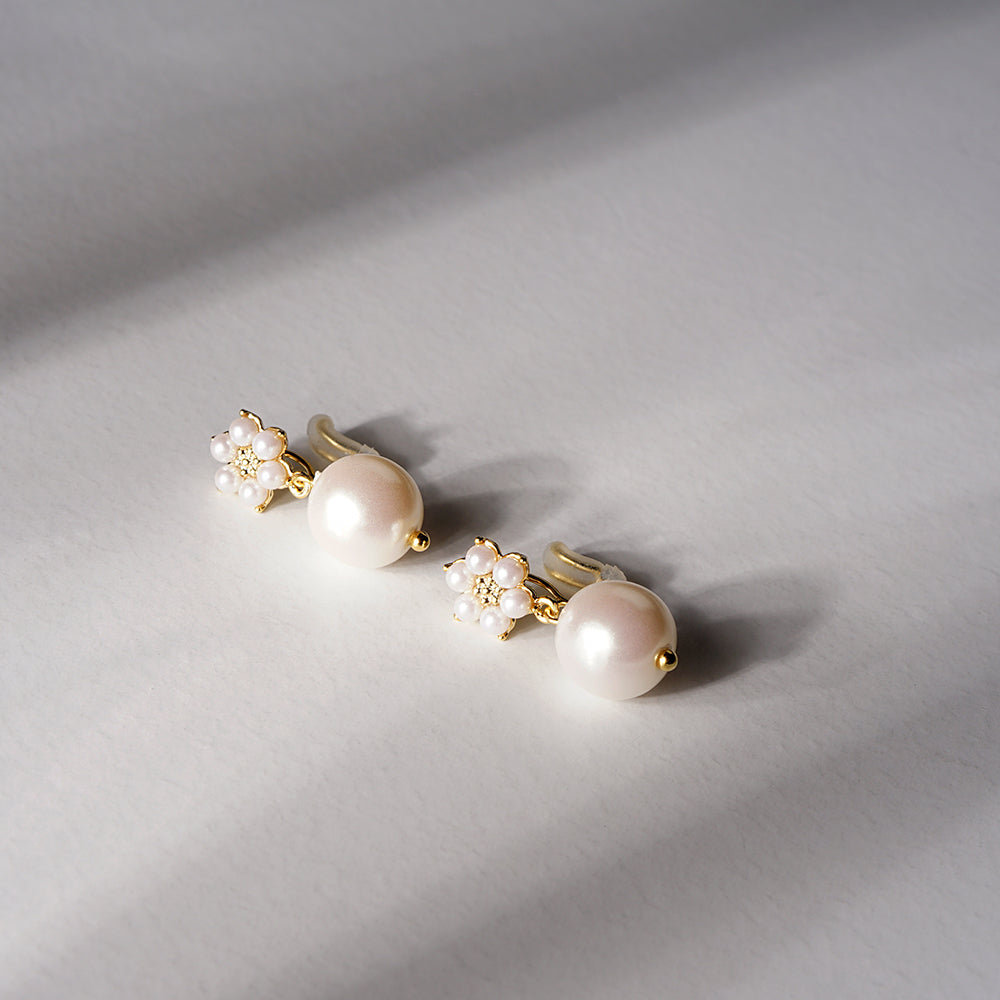 【NEW】メタル×パール フラワー ノンホールピアス