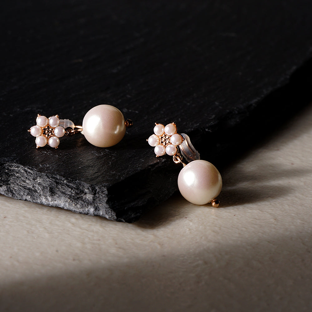 【NEW】メタル×パール フラワー ノンホールピアス