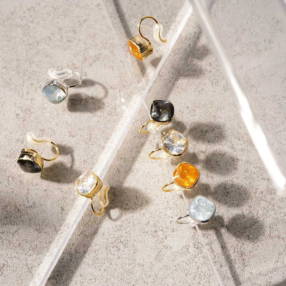 【NEW】カラーキュービックジルコニア ノンホールピアス