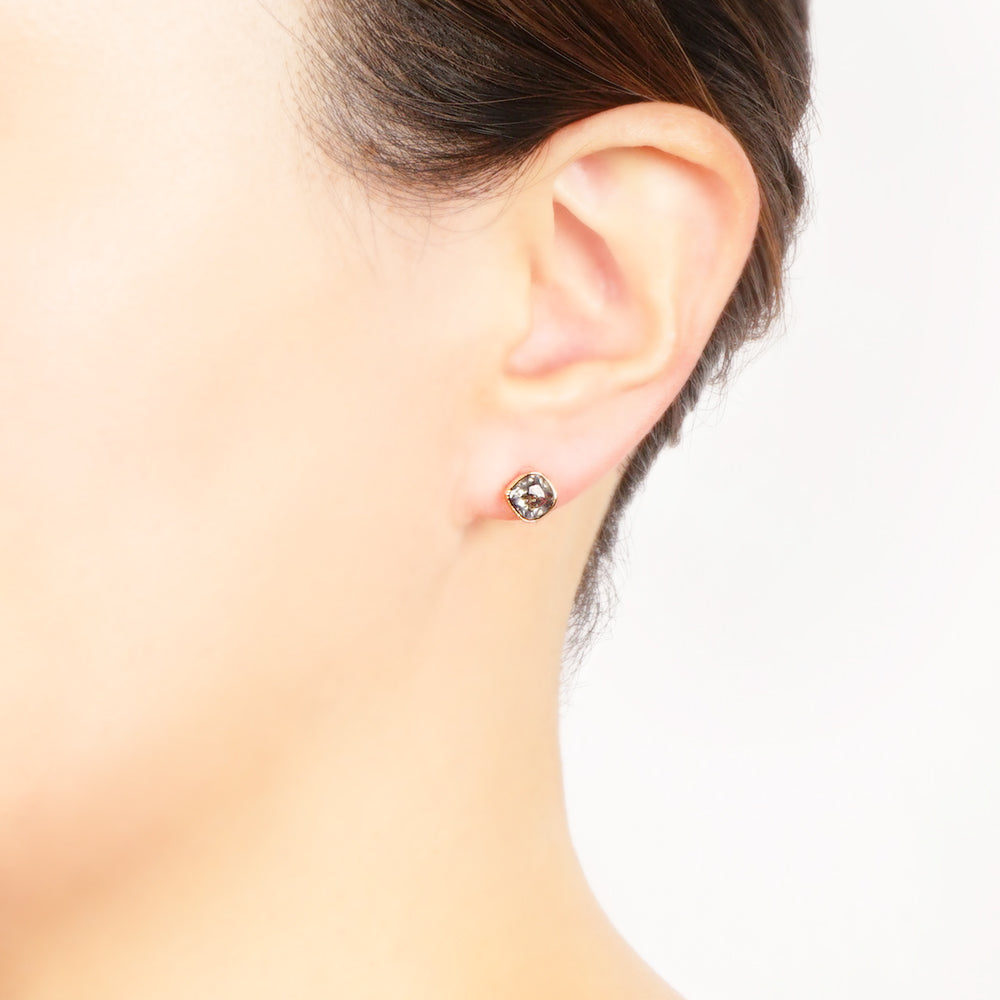 【NEW】【 金属アレルギー対応 】カラーキュービックジルコニア セラミックポストピアス