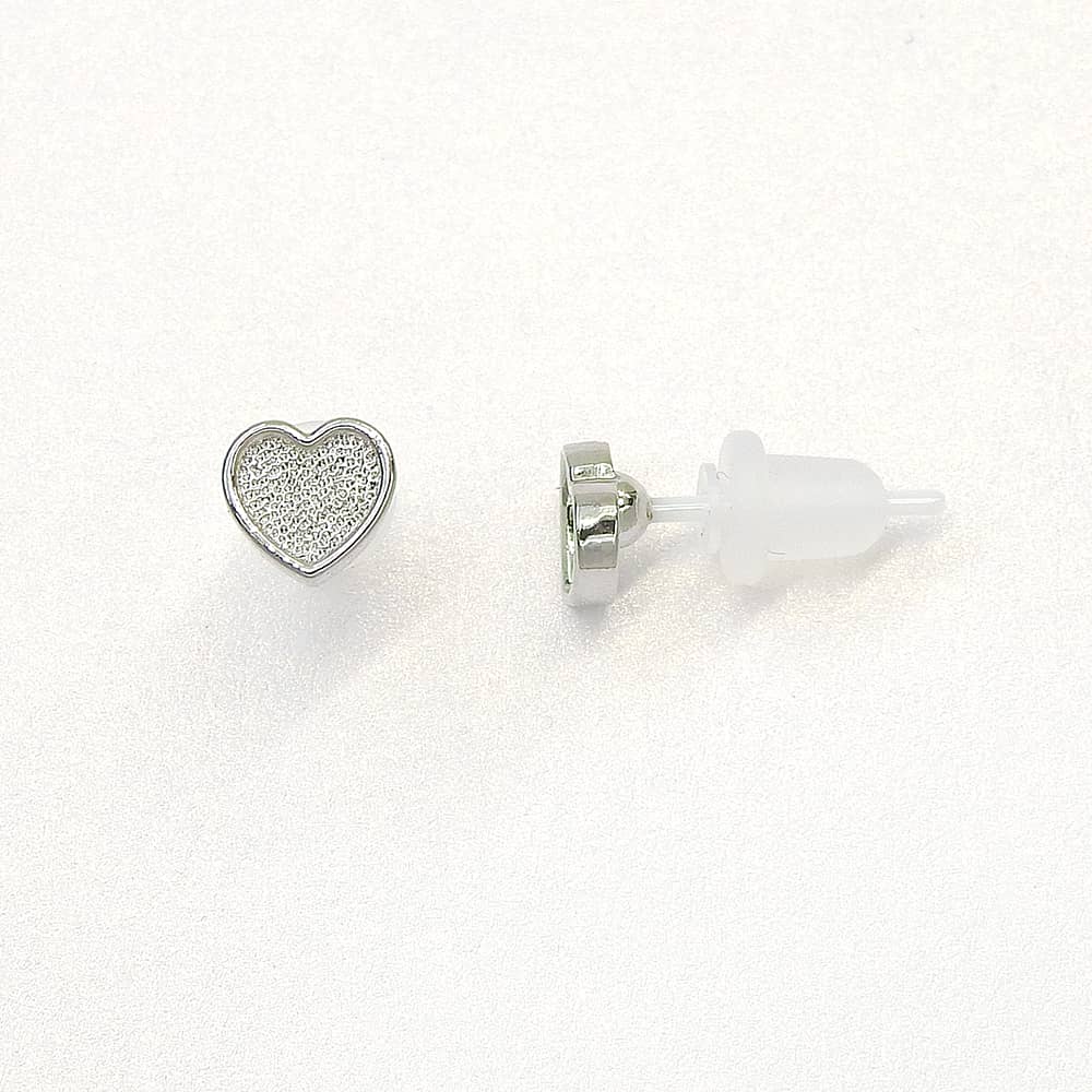 金属アレルギー対応 梨地 ハート セラミックピアス | itam 金属アレルギー対応アクセサリー