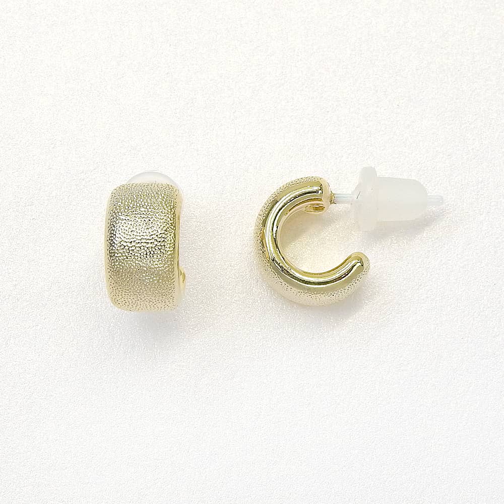 金属アレルギー対応 梨地 フープセラミックピアス | itam 金属アレルギー対応アクセサリー