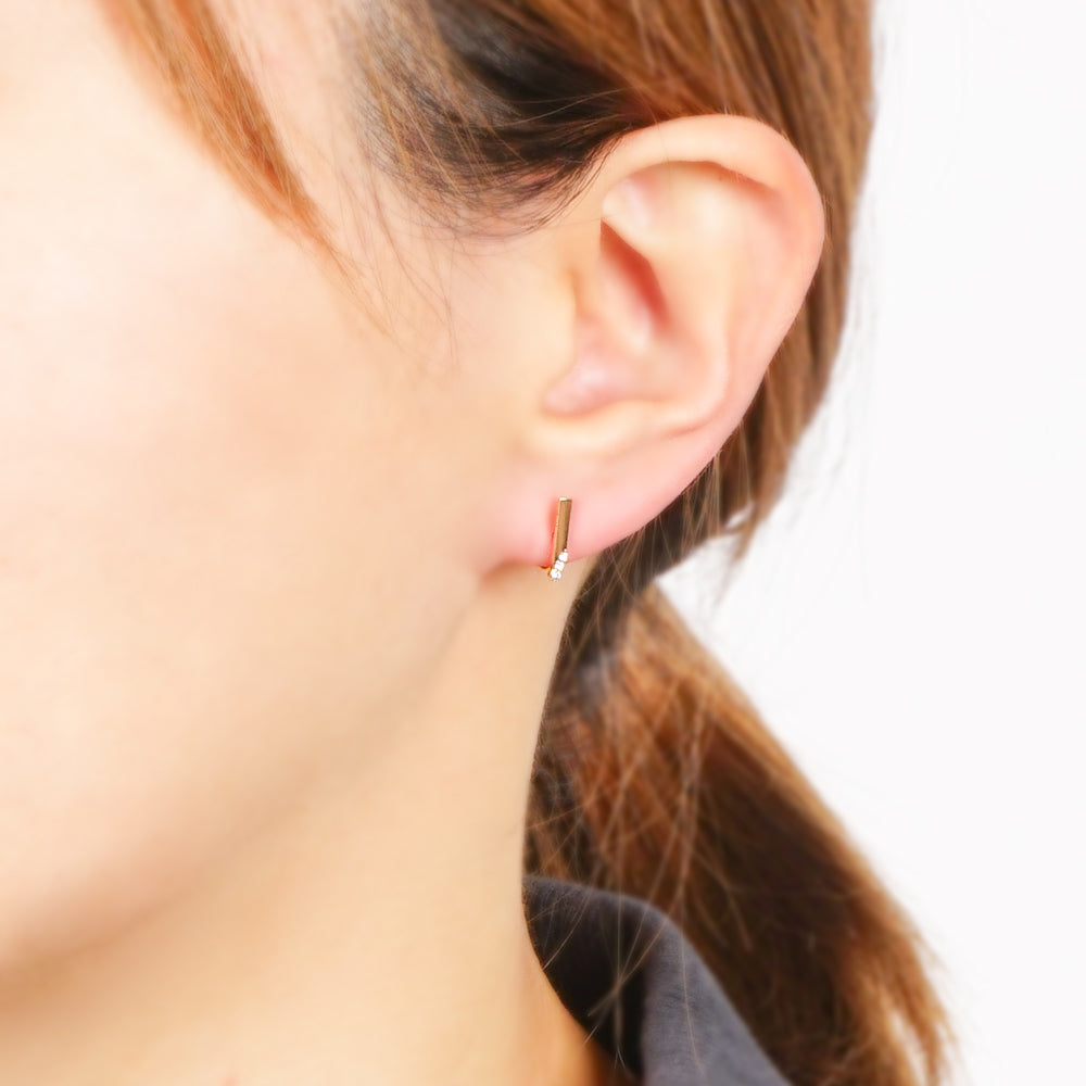 3連ストーン ノンホールピアス