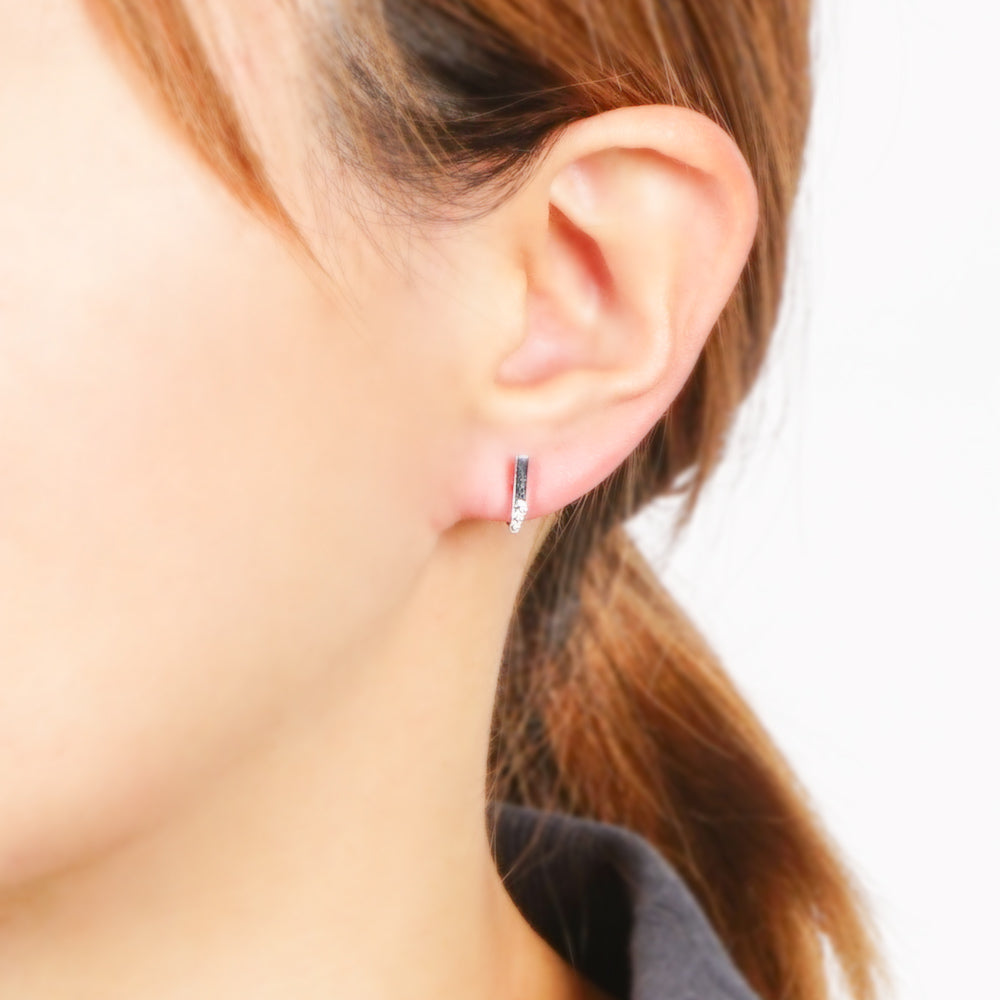 3連ストーン ノンホールピアス