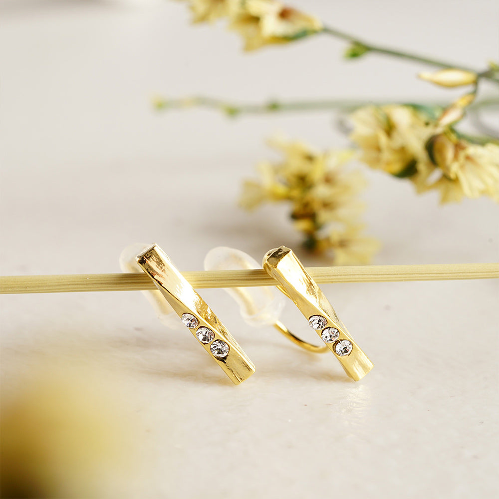 3連ストーン ツイスト ノンホールピアス 痛くない イヤリング 金属アレルギー