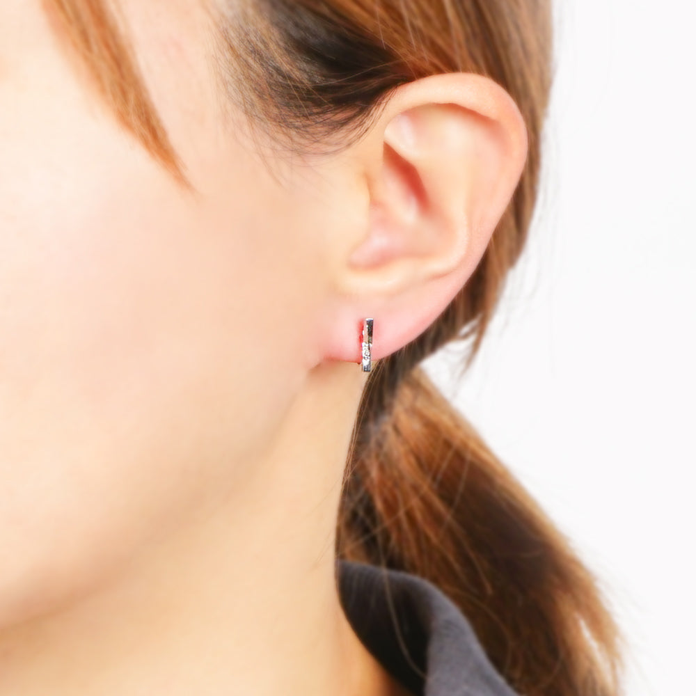 3連ストーン ツイスト ノンホールピアス