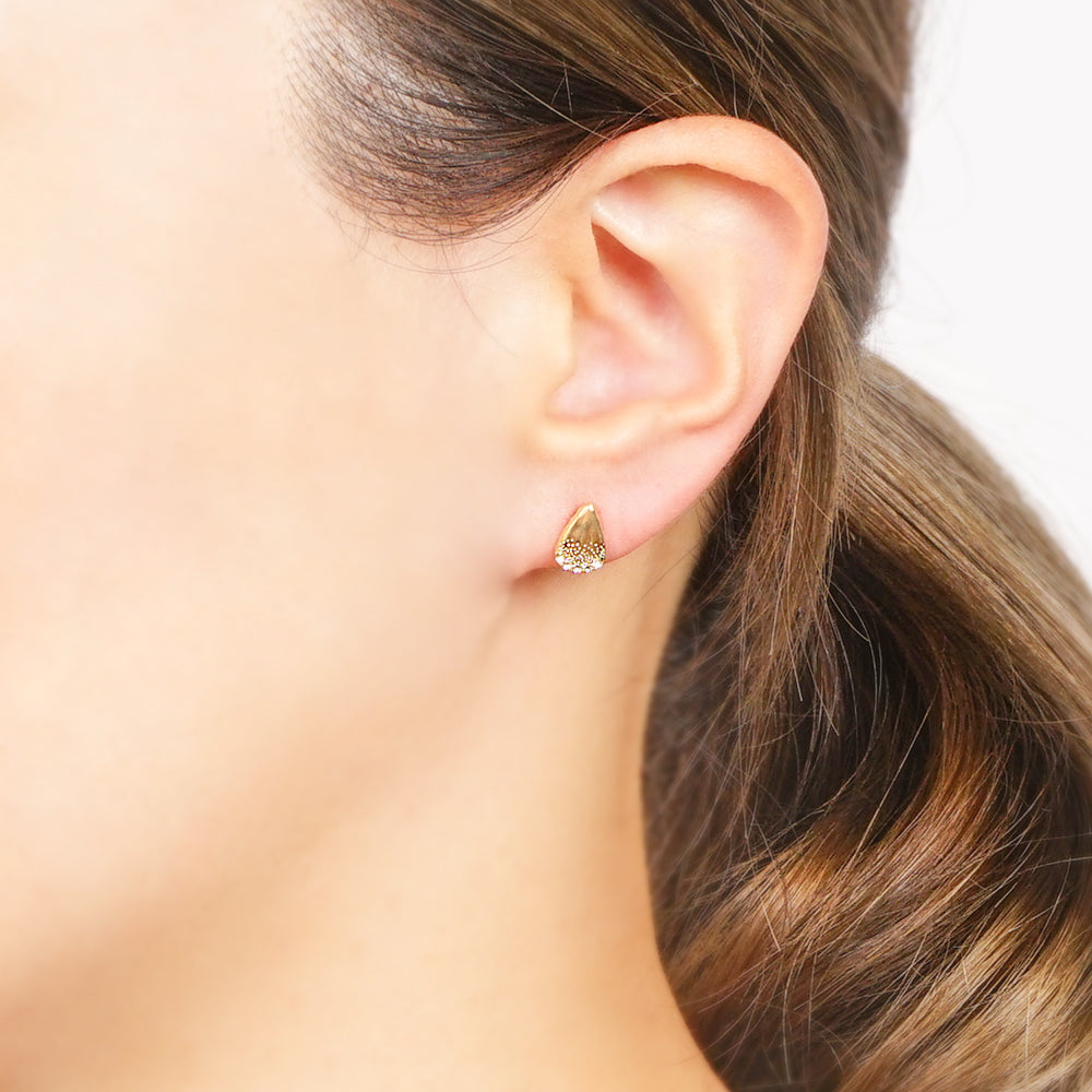 ティアドロップ ストーン ノンホールピアス