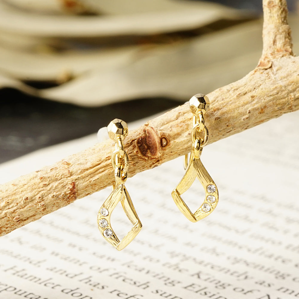 3連ストーン ノンホールピアス