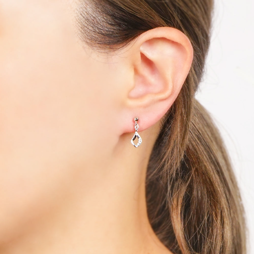 3連ストーン ノンホールピアス