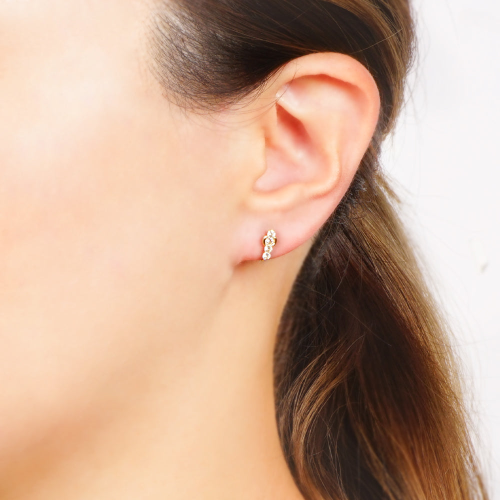 ニュアンスメタル 4連キュービックジルコニア ノンホールピアス