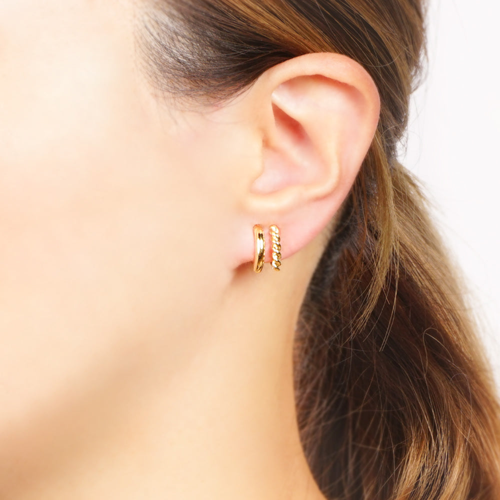 プレーン&ツイスト ツインノンホールピアス