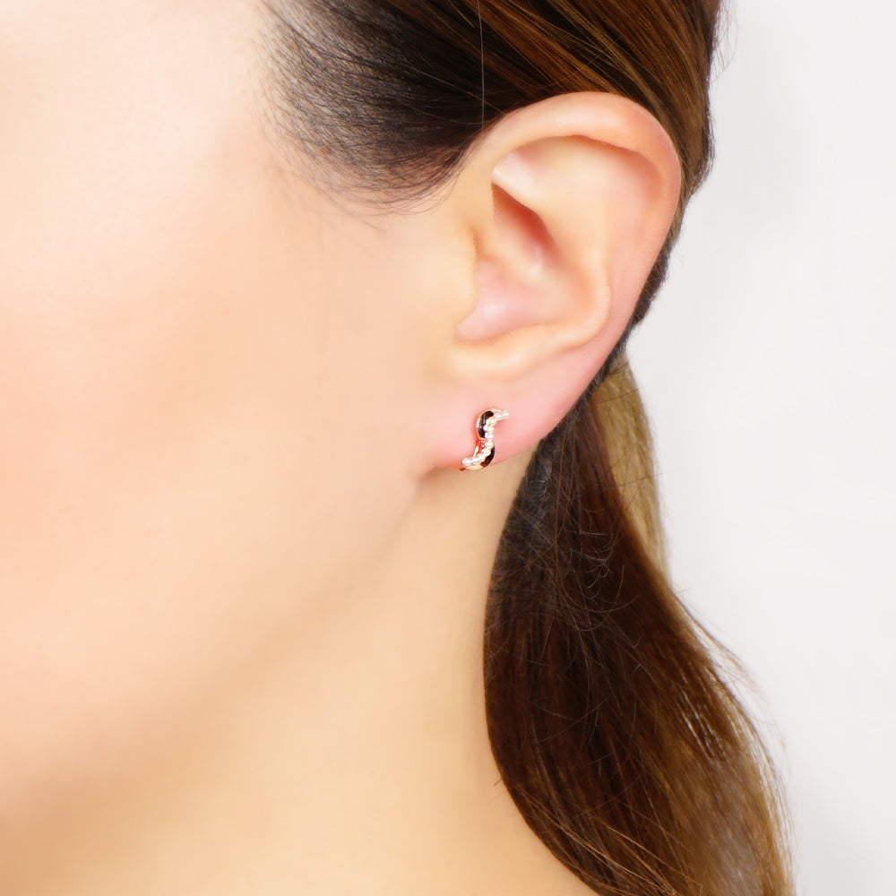 【9/8再入荷】メタル×プチパール ウェーブ ノンホールピアス