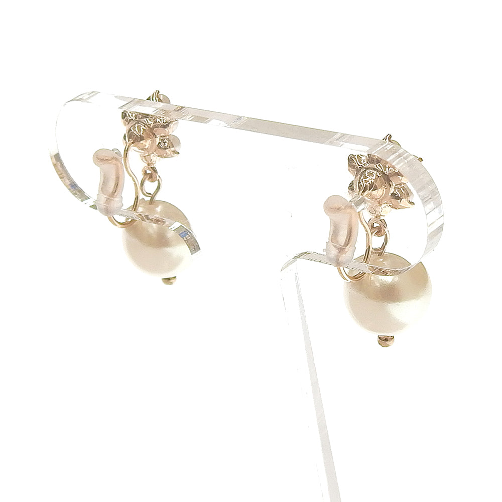 【NEW】メタル×パール フラワー ノンホールピアス
