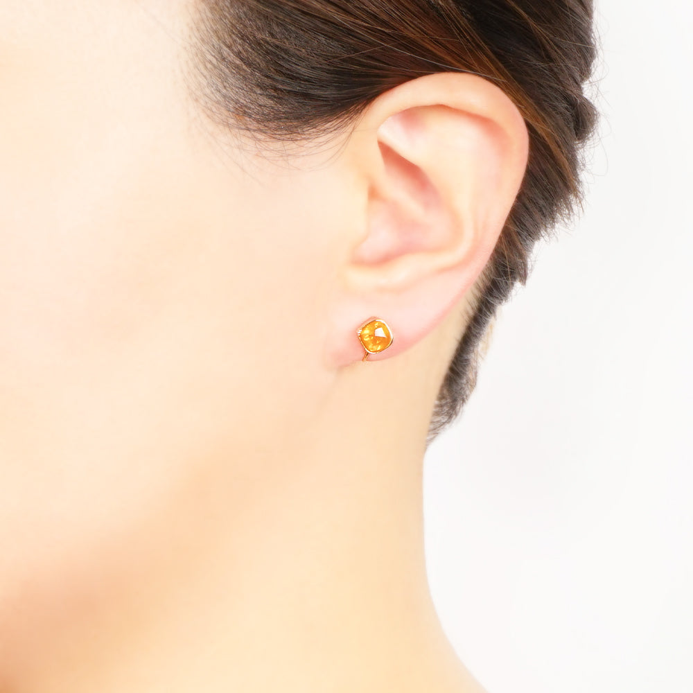 【NEW】カラーキュービックジルコニア ノンホールピアス