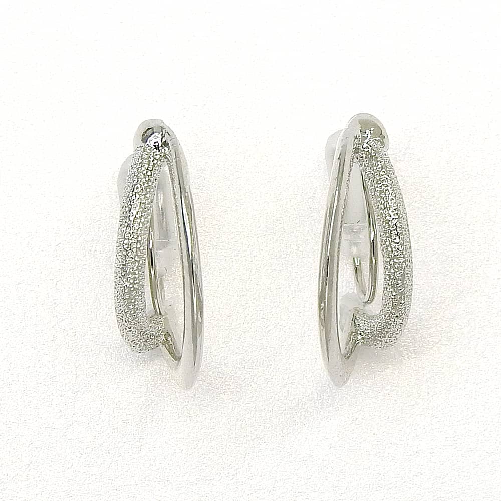 【NEW】梨地 ダブルフープノンホールピアス