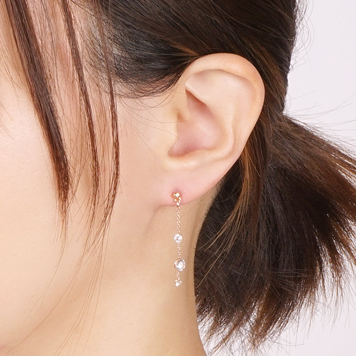 【itam人気商品】3連キュービックジルコニア セラミックポストピアス