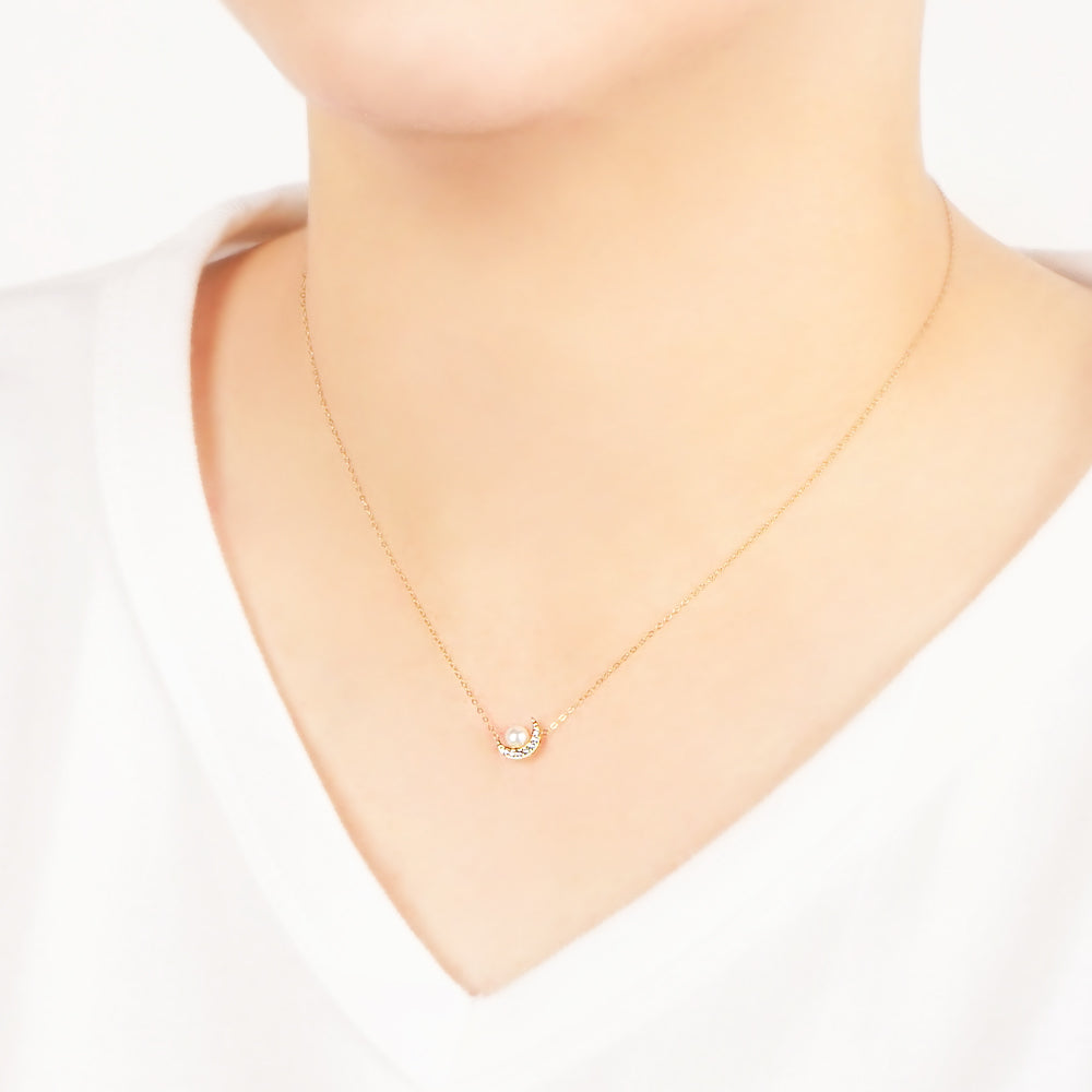 【NEW】【 金属アレルギー対応 】ステンレス クレセントムーン 合成シェルパール ネックレス