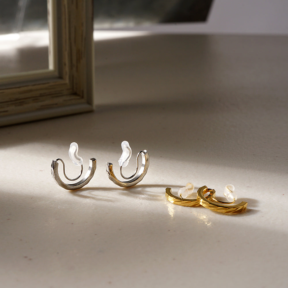 ステンレス カットデザイン ハーフフープノンホールピアス イヤリング シリコンキャッチ おしゃれ シンプル 金属アレルギー対応 itam