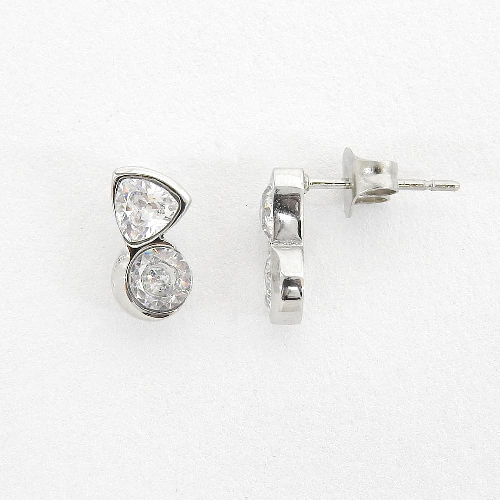 【NEW】【 金属アレルギー対応 】2連 クリアキュービックジルコニア ステンレスピアス