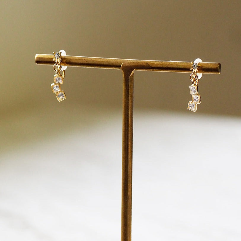 3連スクエアフォルム ノンホールピアス