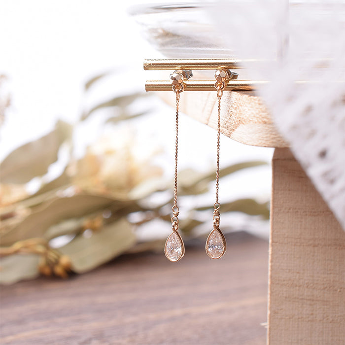 キュービックジルコニアチタンポストピアス