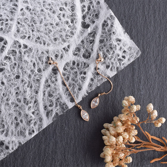 キュービックジルコニアチタンポストピアス