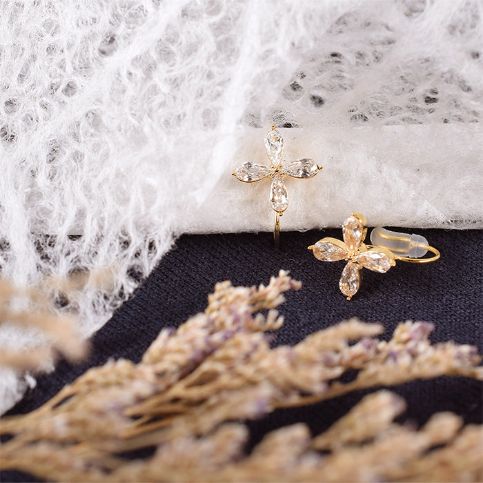 【NEW Color】キュービックジルコニア フラワー ノンホールピアス