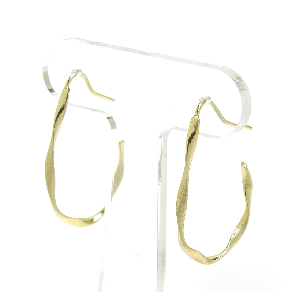 ツイストフープピアス