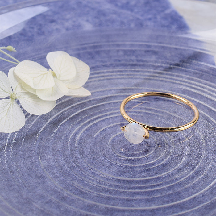 【6月 誕生石】Natural stone×Sterling silver ホワイトムーンストーンリング