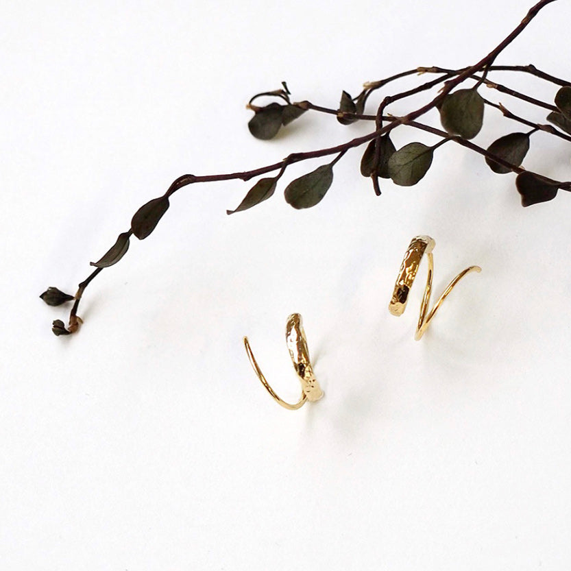 スパイラルダブルピアス