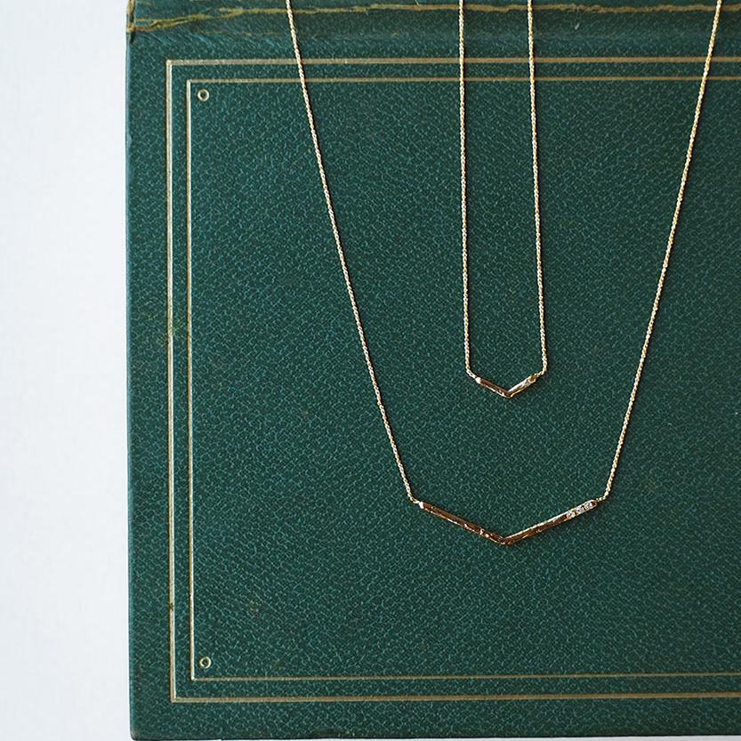 Vラインネックレス